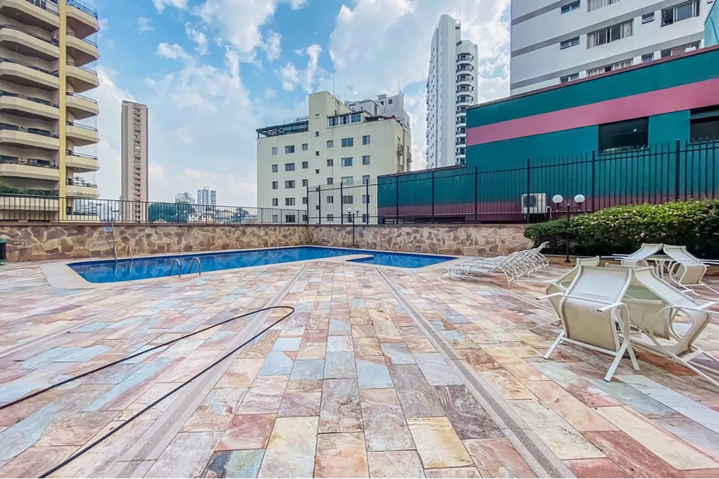 ADSPD 443 Apto 602291037-9 - REMAX B12 Exclusividades
