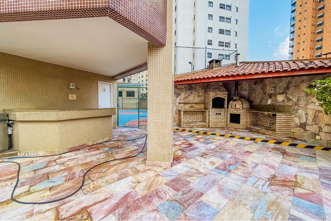 ADSPD 443 Apto 602291037-9 - REMAX B12 Exclusividades