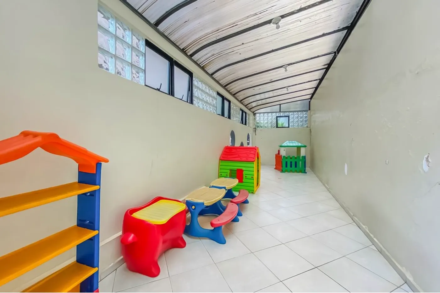ADSPD 443 Apto 602291037-9 - REMAX B12 Exclusividades