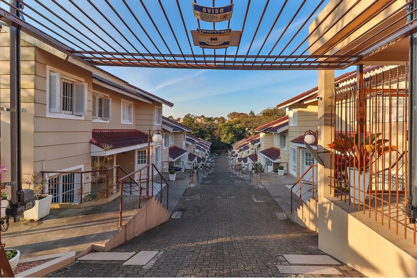 NCL 564 Casa 610191042-210 - REMAX Casa Sul Exclusividades