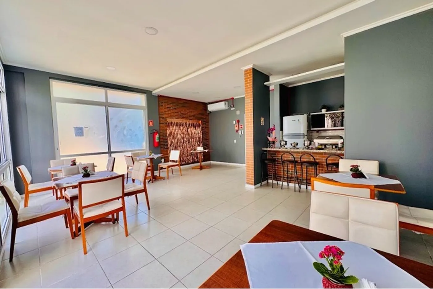 IJB 250 Apto 610441002-18 - REMAX Diamond Orla Exclusividades
