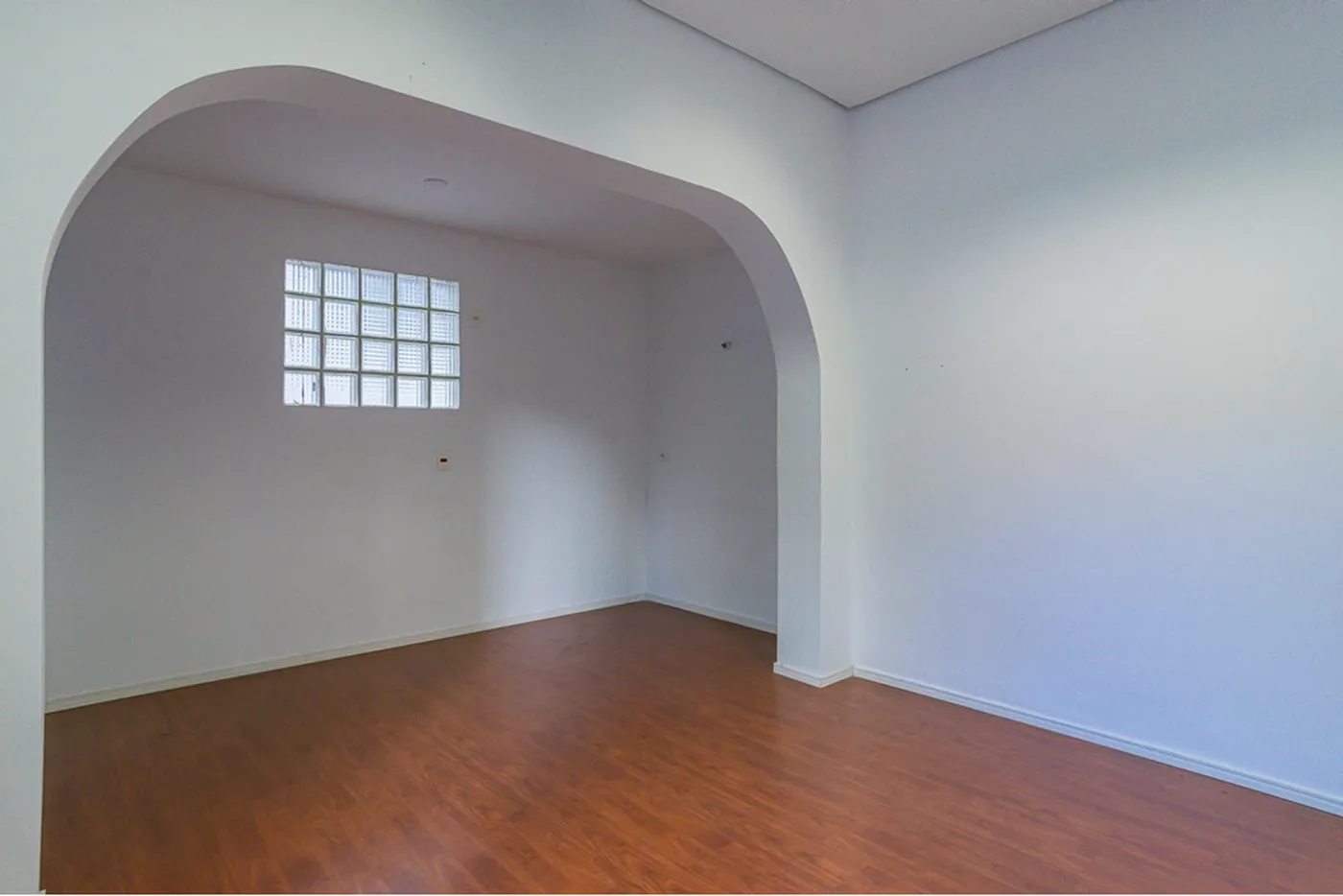 HA 134 Sala 601081007-109 - REMAX Lepex Exclusividades