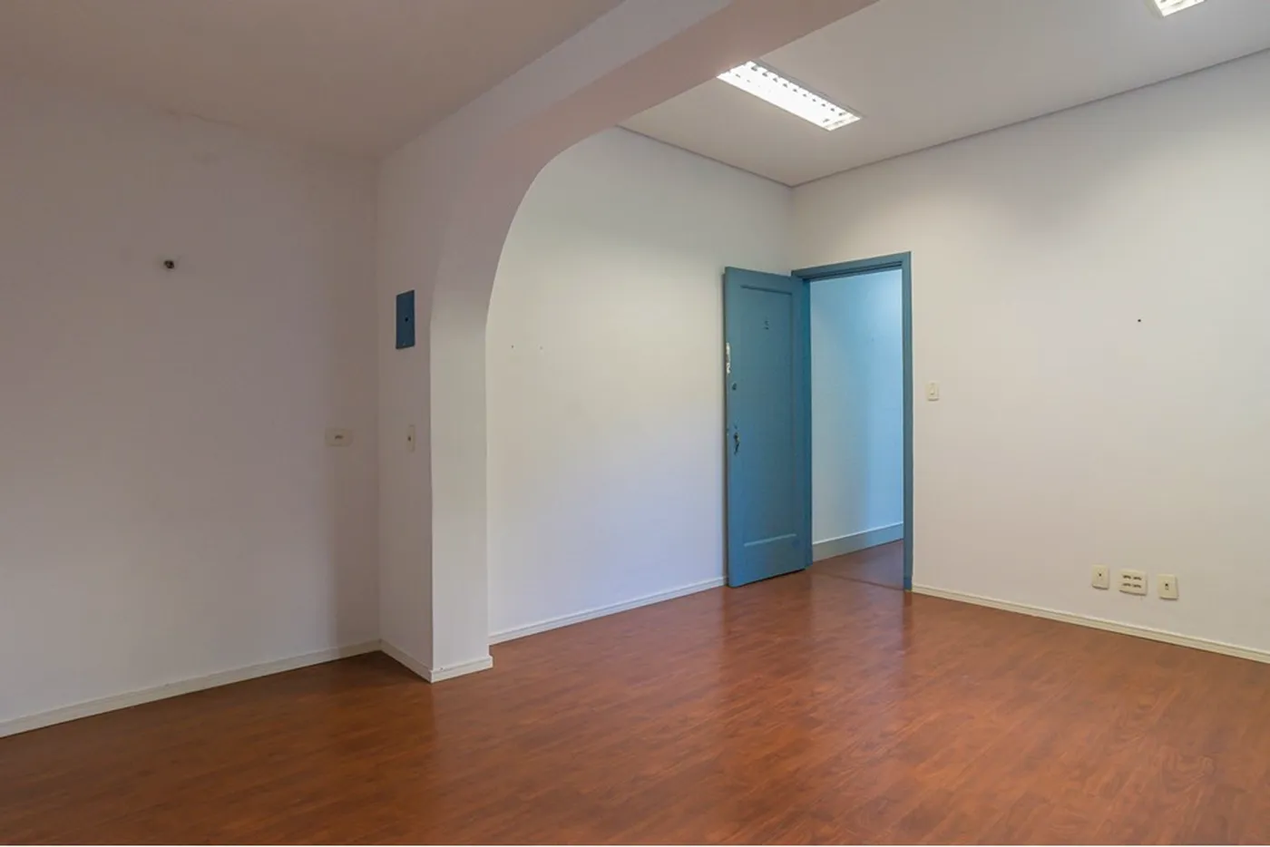 HA 134 Sala 601081007-109 - REMAX Lepex Exclusividades