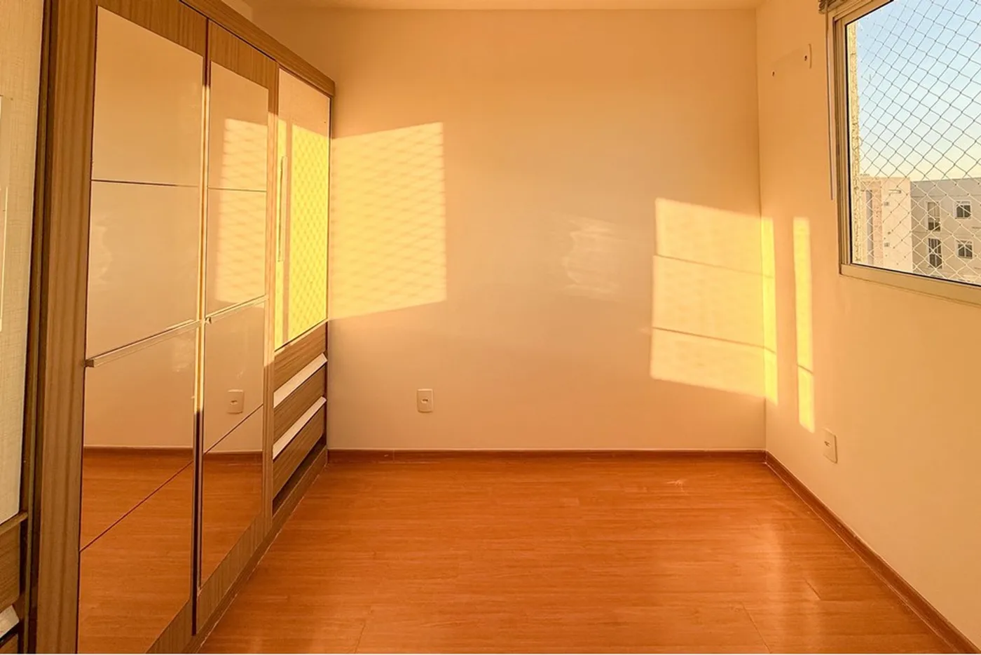 EVRRDSC 196 Apto 612651033-95 - REMAX Pillares Exclusividades