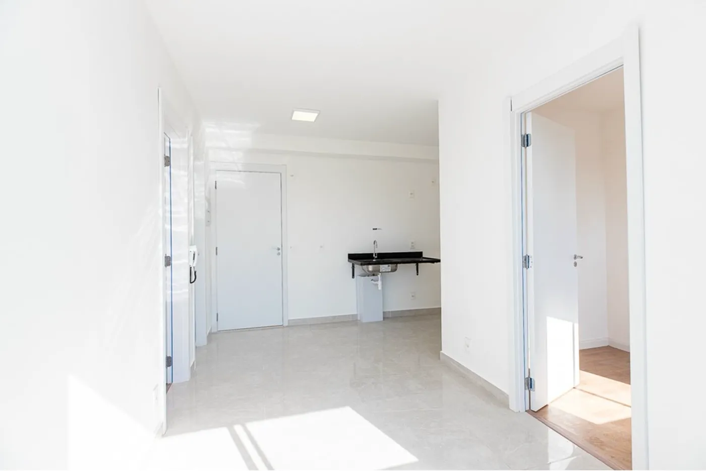 ISA 358 Apto 601241033-98 - REMAX Ville Exclusividades
