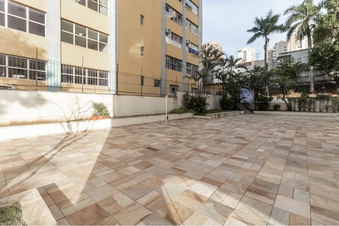 VCEDI 847 Apto 602031002-114 - REMAX Classique Exclusividades