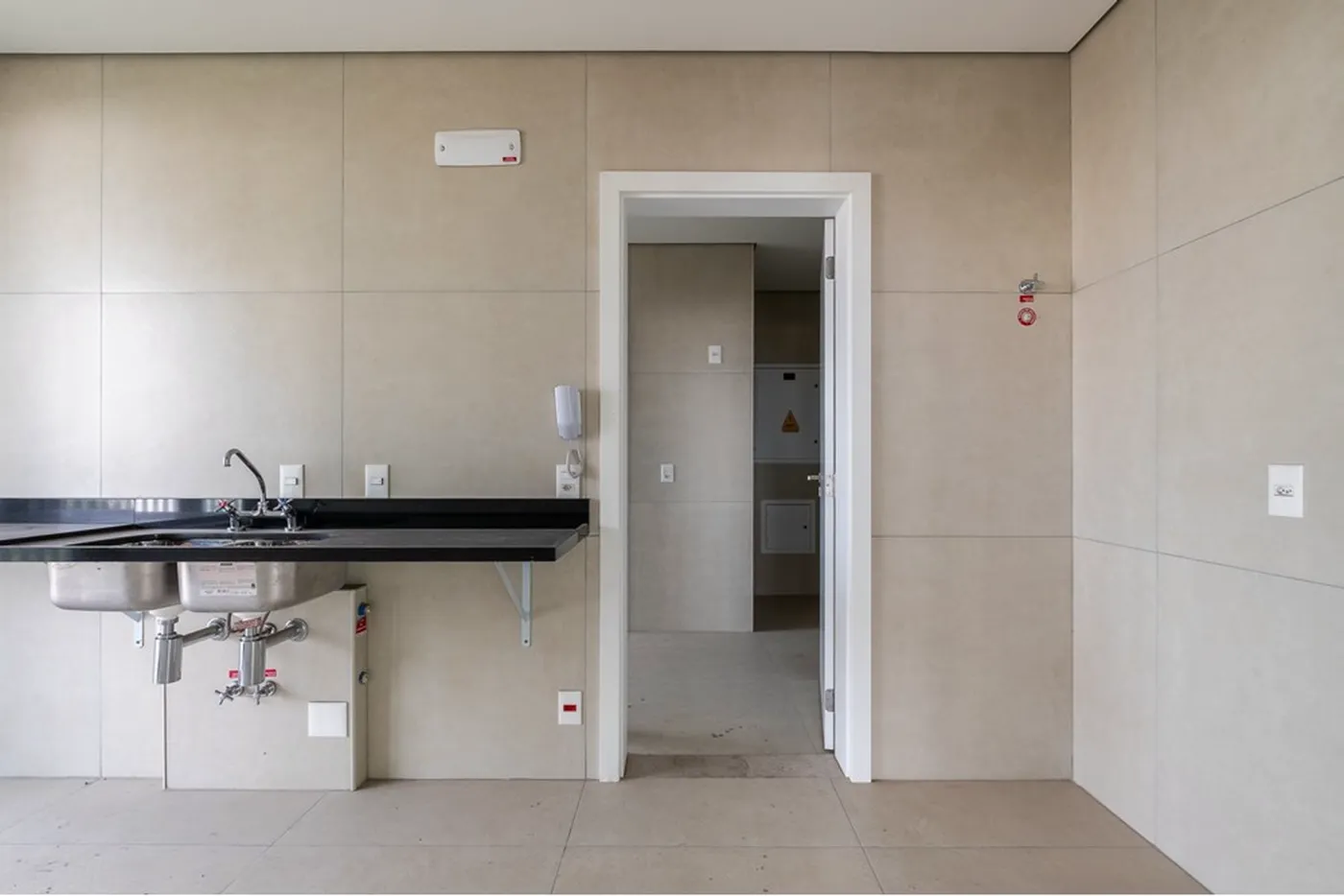 VOC 50 Apto 601081056-42 - REMAX Lepex Exclusividades