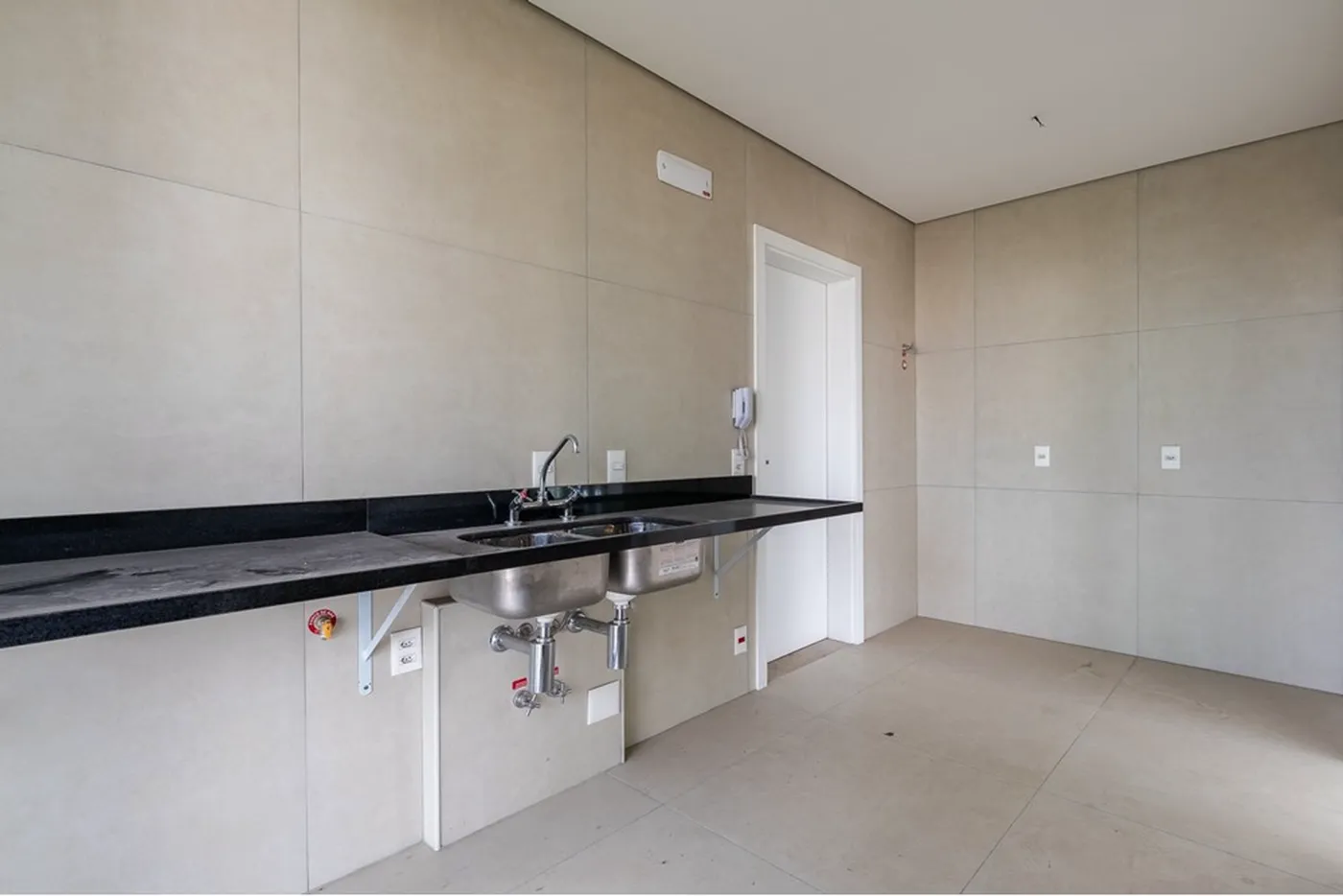 VOC 50 Apto 601081056-42 - REMAX Lepex Exclusividades