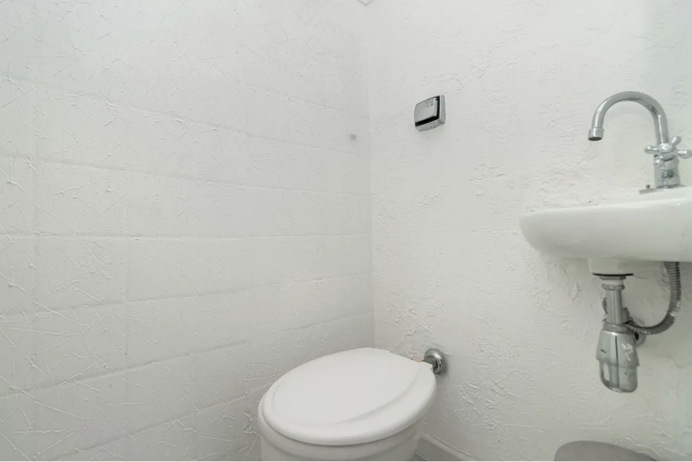 BCP 52 Sala 601361016-166 - REMAX Trio Exclusividades