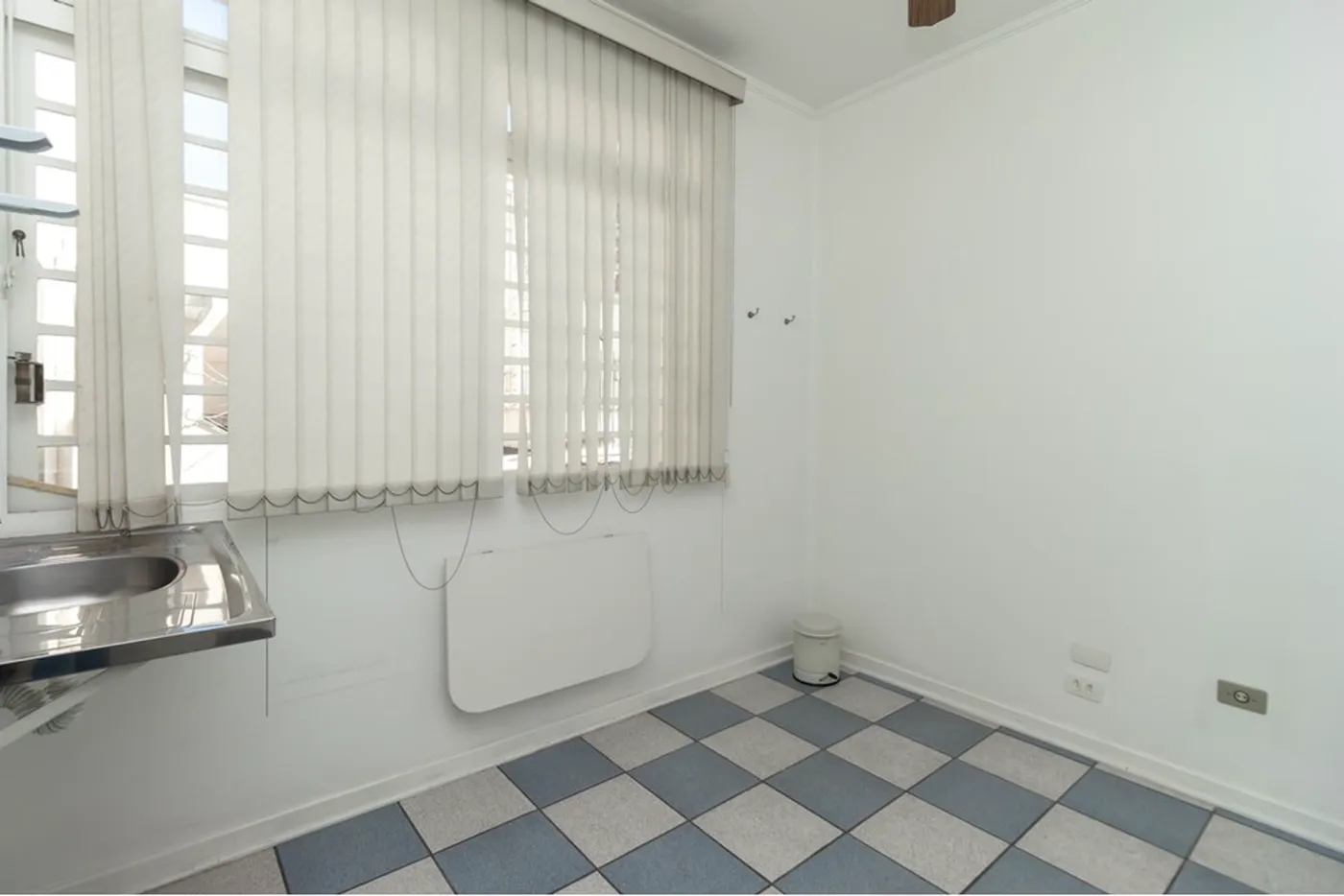 BCP 52 Sala 601361016-166 - REMAX Trio Exclusividades