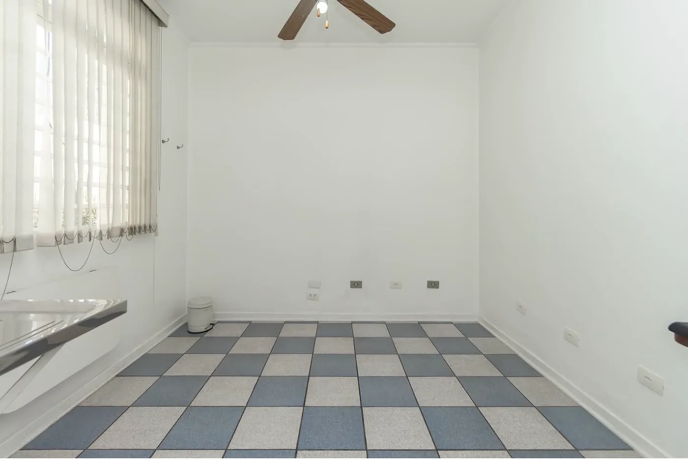 BCP 52 Sala 601361016-166 - REMAX Trio Exclusividades