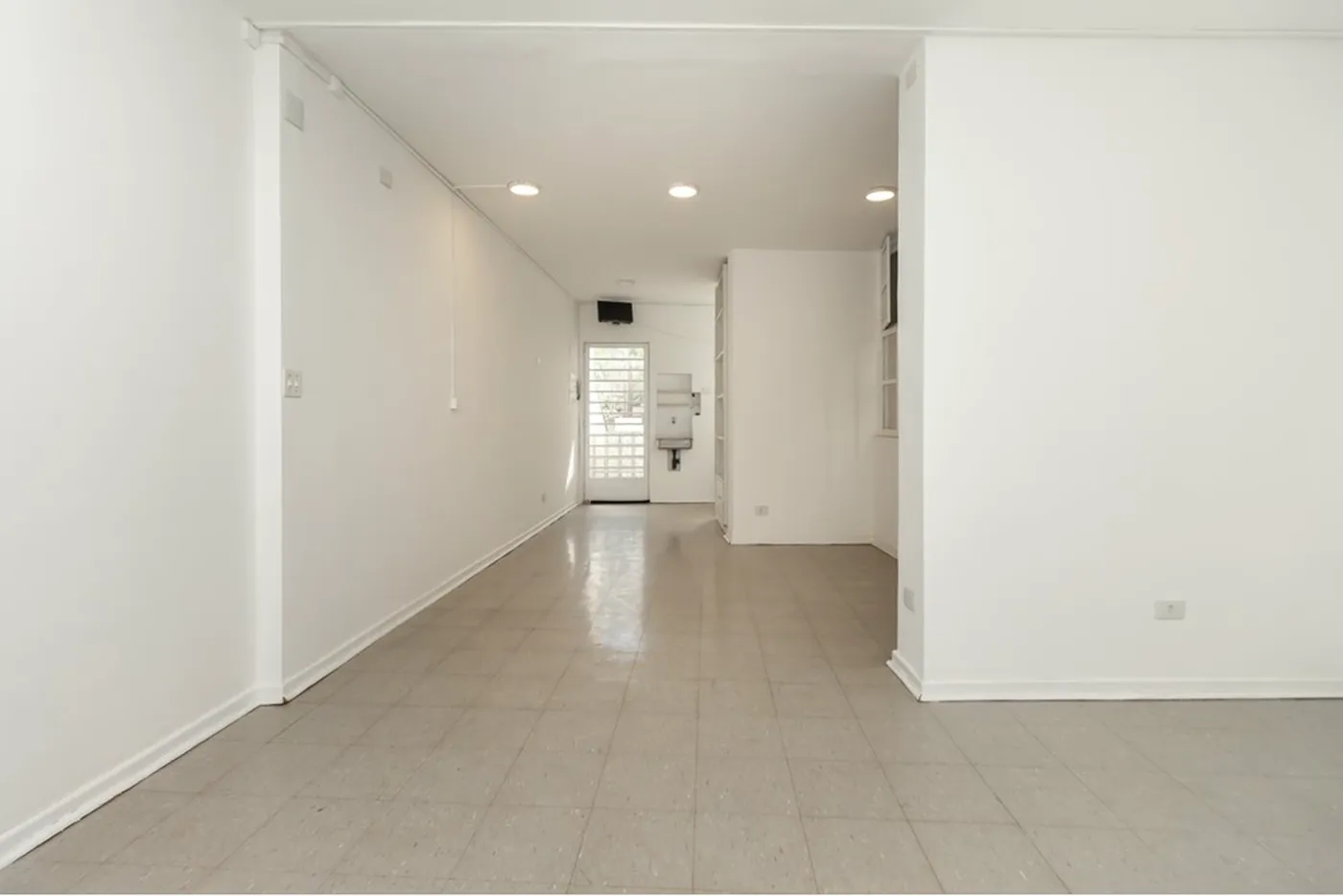 BCP 52 Sala 601361016-166 - REMAX Trio Exclusividades
