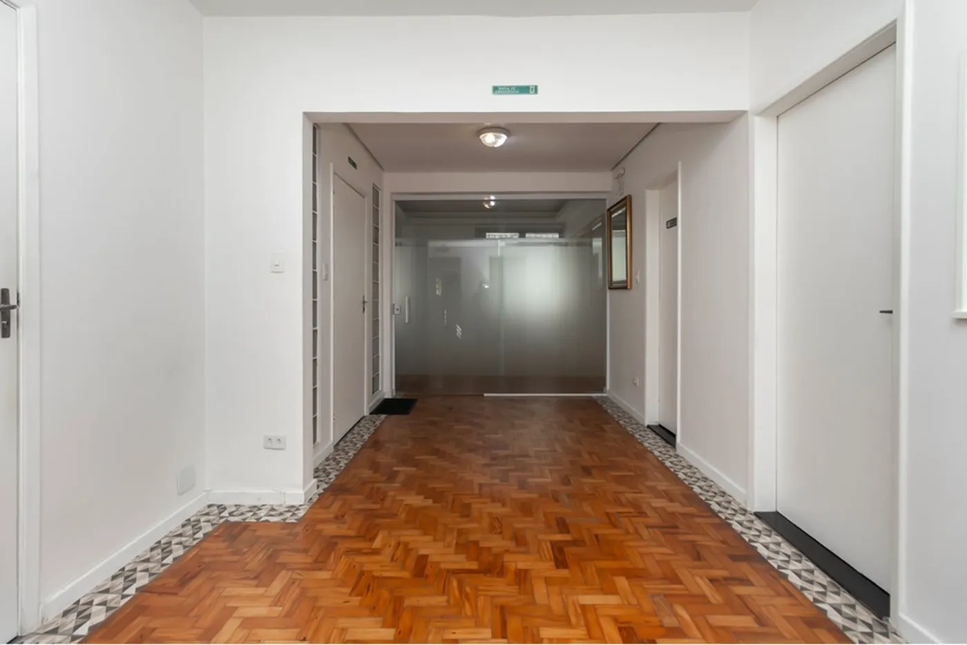 BCP 52 Sala 601361016-166 - REMAX Trio Exclusividades