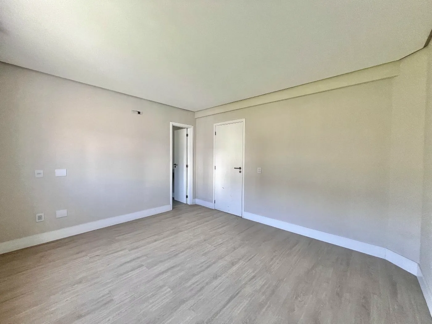 Alphaville Condomínio Lombardia Casa 387 - Dallasanta Avulsos