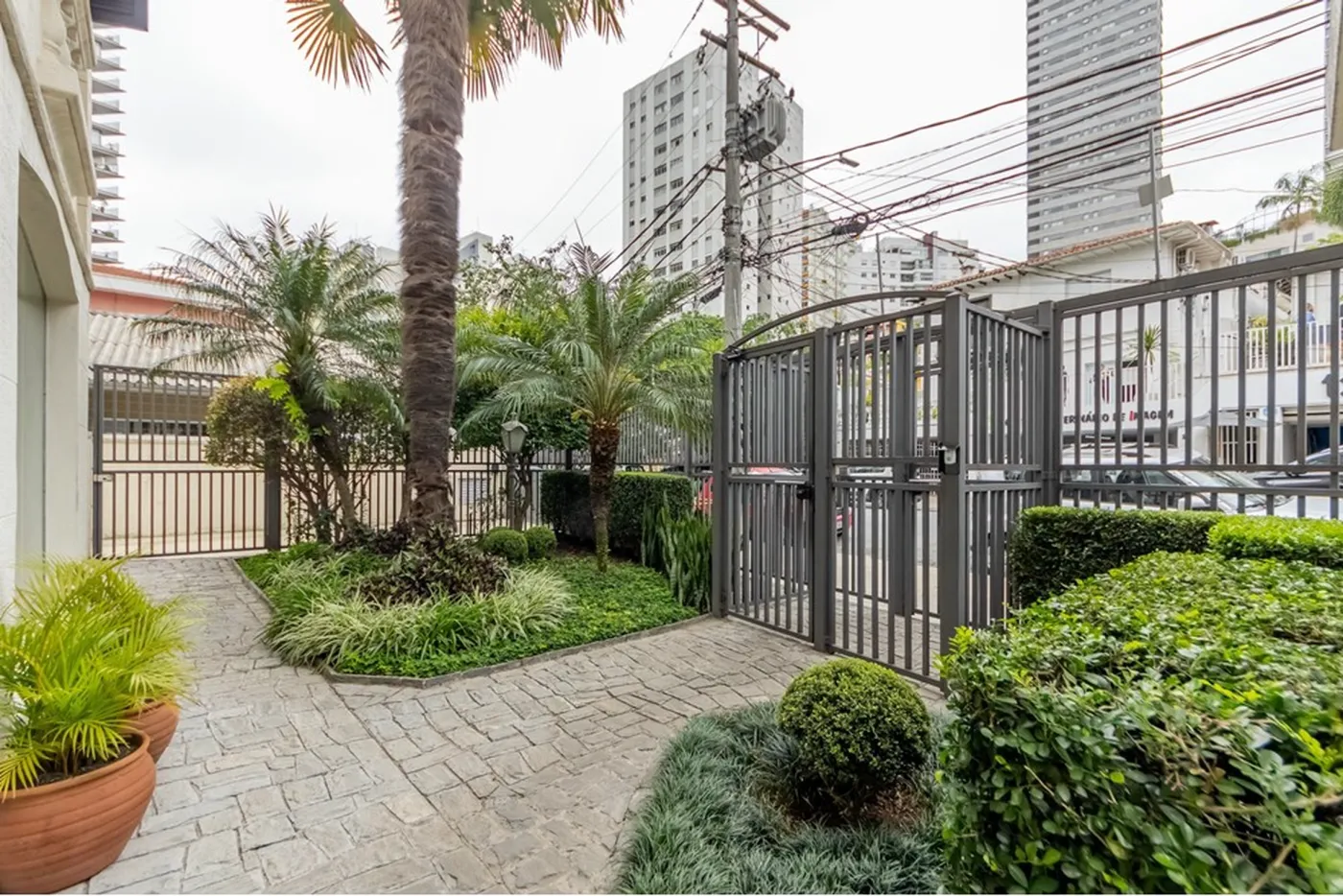 SA 131 Apto 601371001-105 - REMAX Boutique Exclusividades