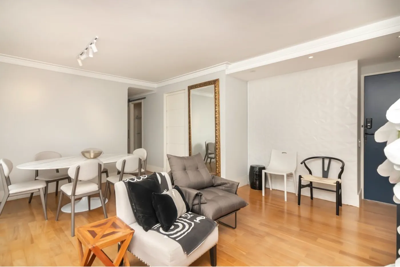 VODCDM 122 Apto 630331102-9 - REMAX Comunità Exclusividades