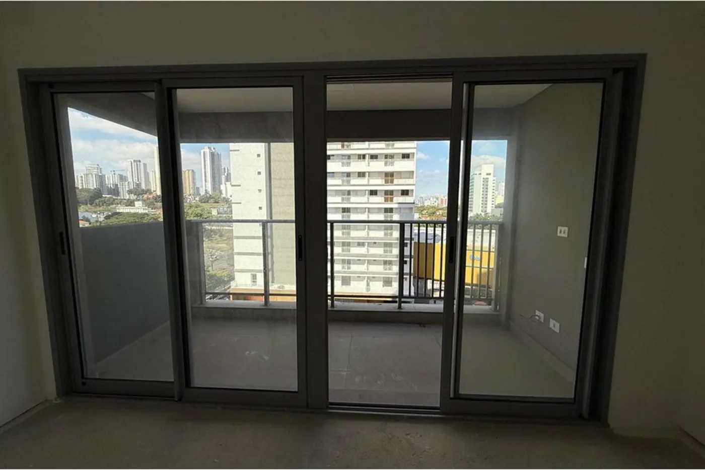 CKDRJ 2070 Apto 601241050-6 - REMAX Ville Exclusividades