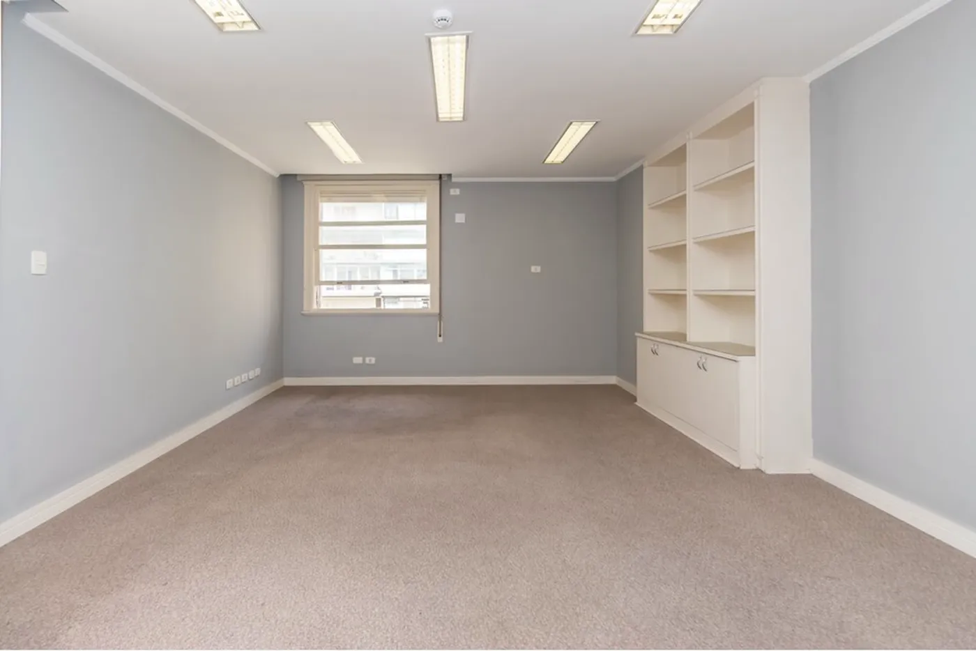RSL 131 Sala 602291020-36 - REMAX B12 Exclusividades
