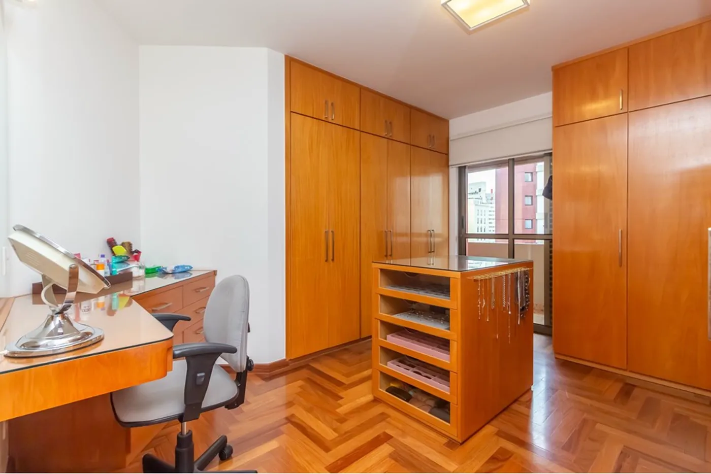 CBP 181 Apto 601721032-108 - REMAX Front Exclusividades