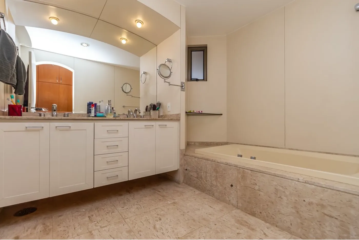 CBP 181 Apto 601721032-108 - REMAX Front Exclusividades