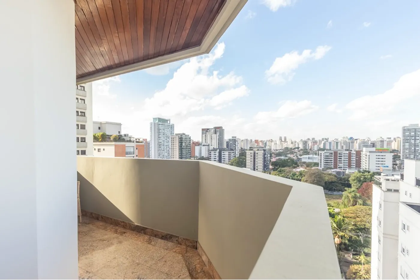 CBP 181 Apto 601721032-108 - REMAX Front Exclusividades