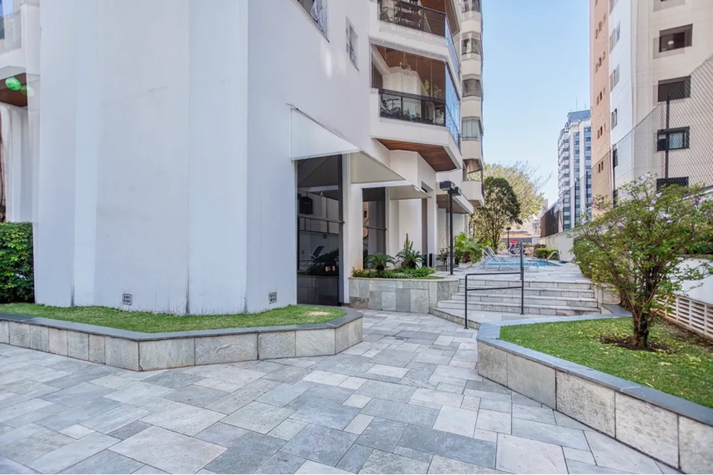 PT 1001 Apto 601081090-18 - REMAX Lepex Exclusividades