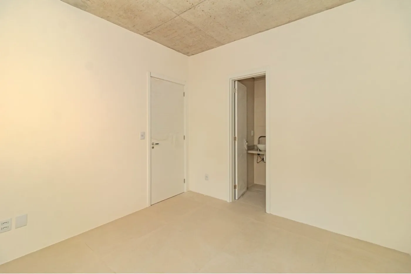 FJB 187 Apto 612491042-16 - REMAX Trend Exclusividades