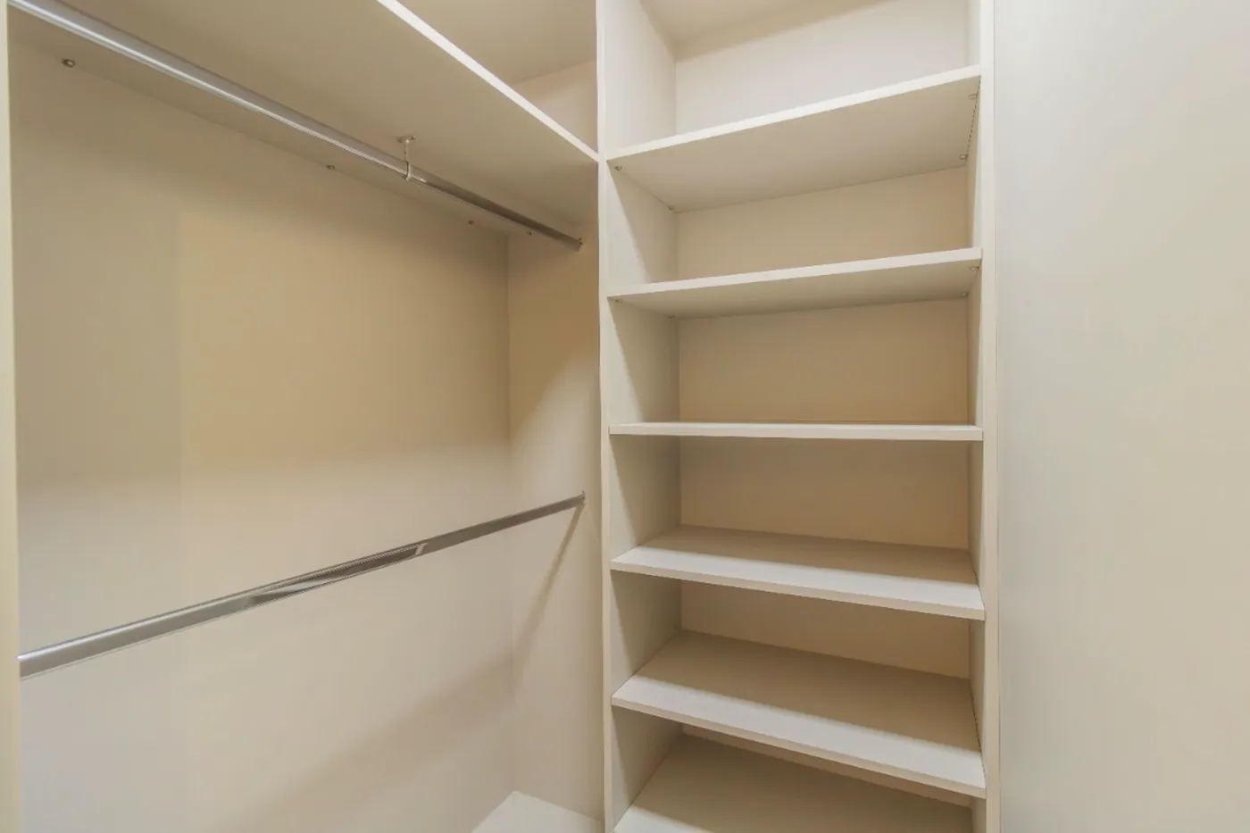 PARIGI Apto 22980 - Albert Imoveis Exclusividades