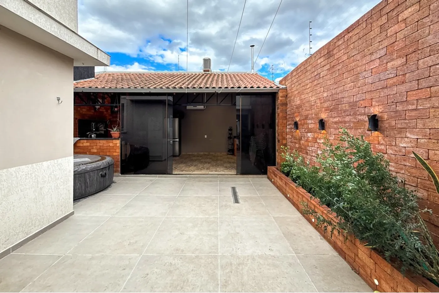 SJJMDF 115 Casa 610241038-13 - REMAX 520 Exclusividades