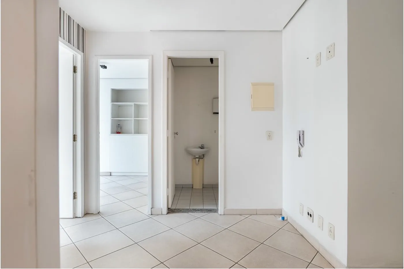 BVBR 190 Sala 601971007-160 - REMAX Empire Exclusividades