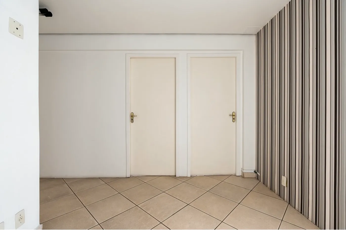 BVBR 190 Sala 601971007-160 - REMAX Empire Exclusividades