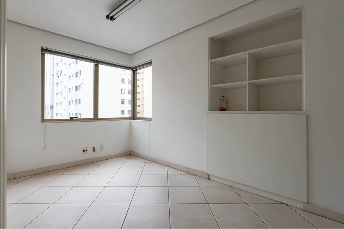 BVBR 190 Sala 601971007-160 - REMAX Empire Exclusividades