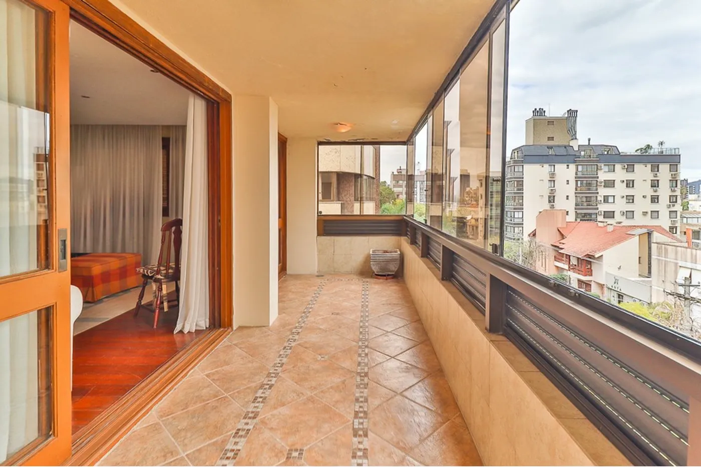 PE 127 Apto 610371003-23 - REMAX Rocket Exclusividades