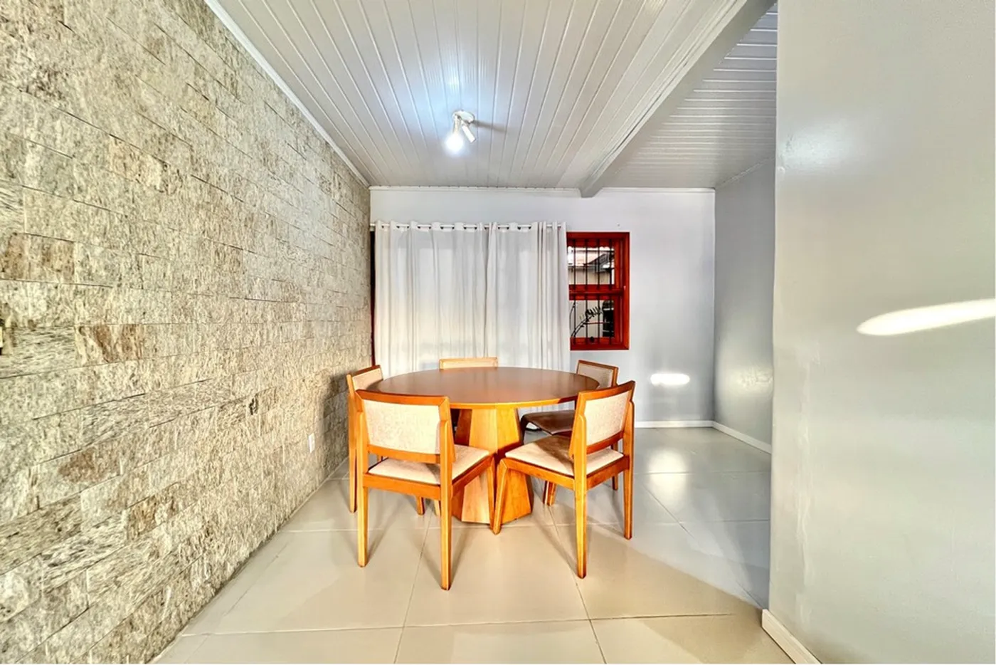 SJN 151 610241023-61 - REMAX 520 Exclusividades
