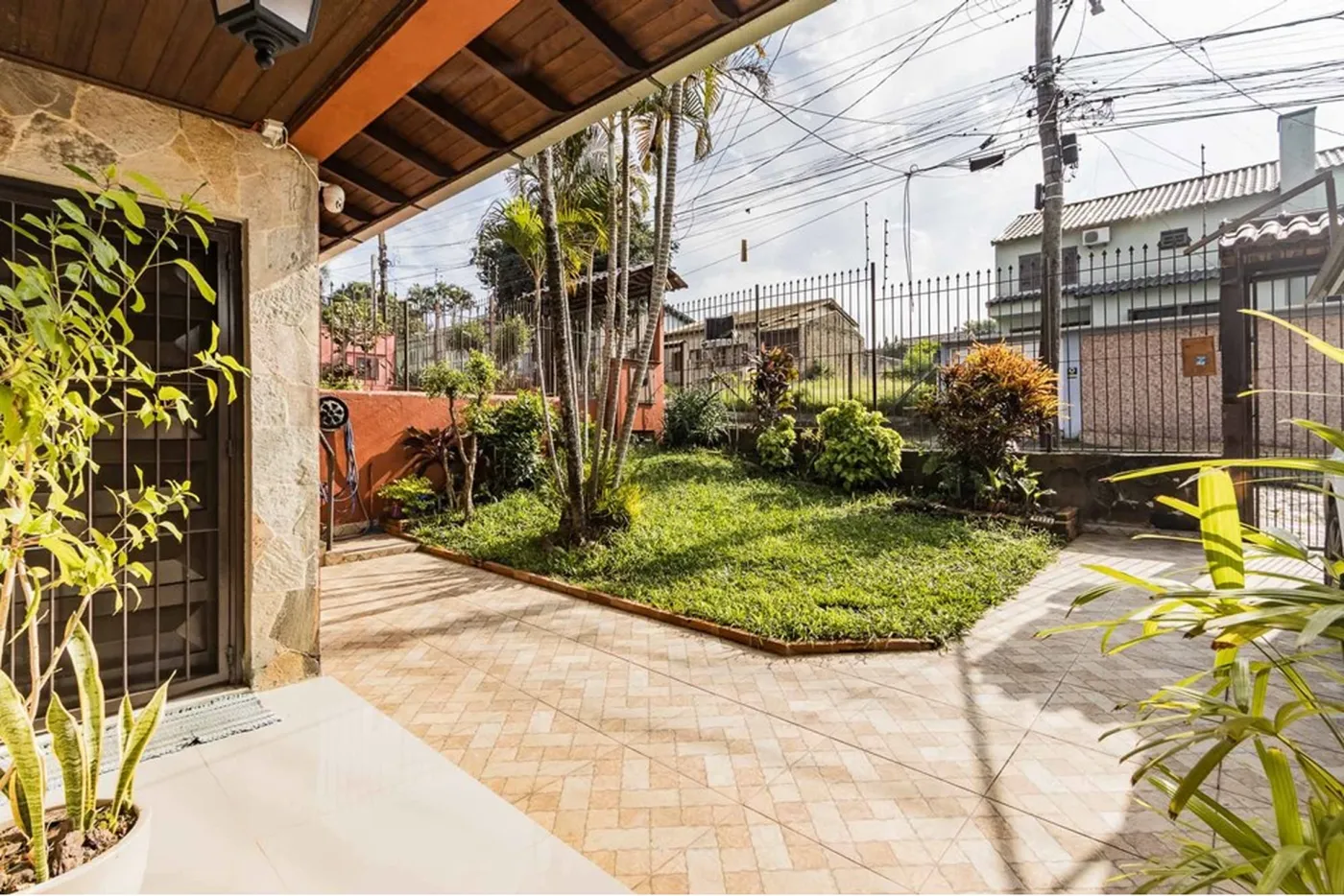 RBFL 243 Casa 612511067-1 - REMAX Moderna Exclusividades