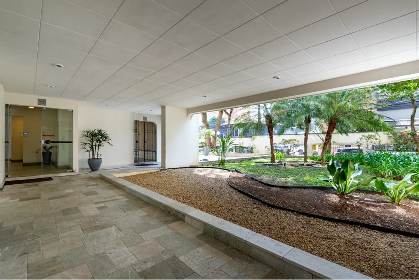 BN 155 Apto 601131015-80 - REMAX Ares Exclusividades