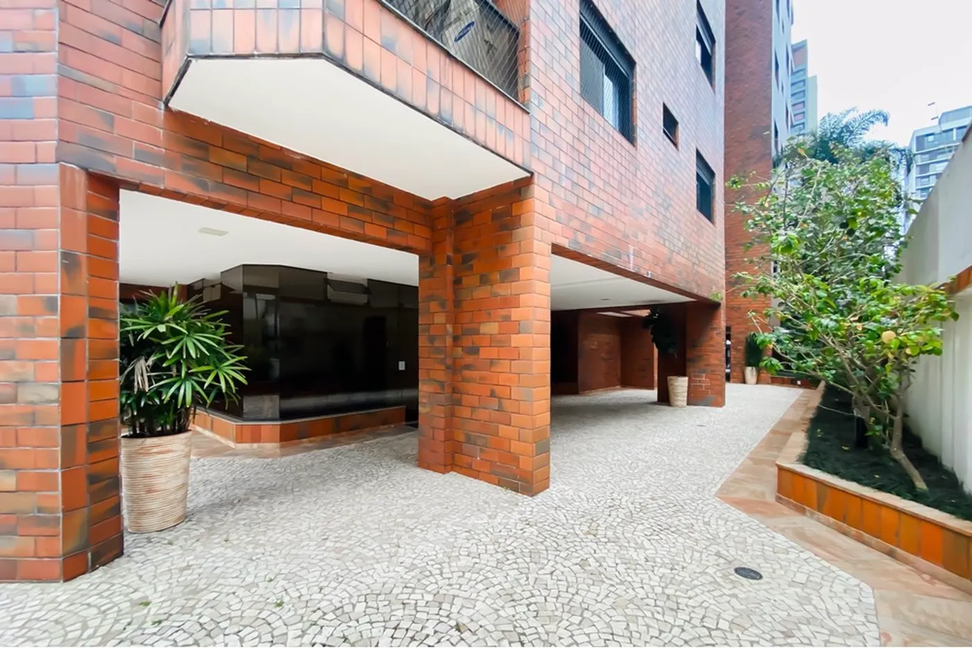 CBG 183 Apto 601481005-203 - REMAX Comunità Exclusividades