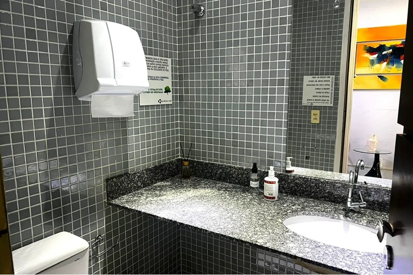 CBVDM 420 Sala 601361051-42 - REMAX Trio Exclusividades