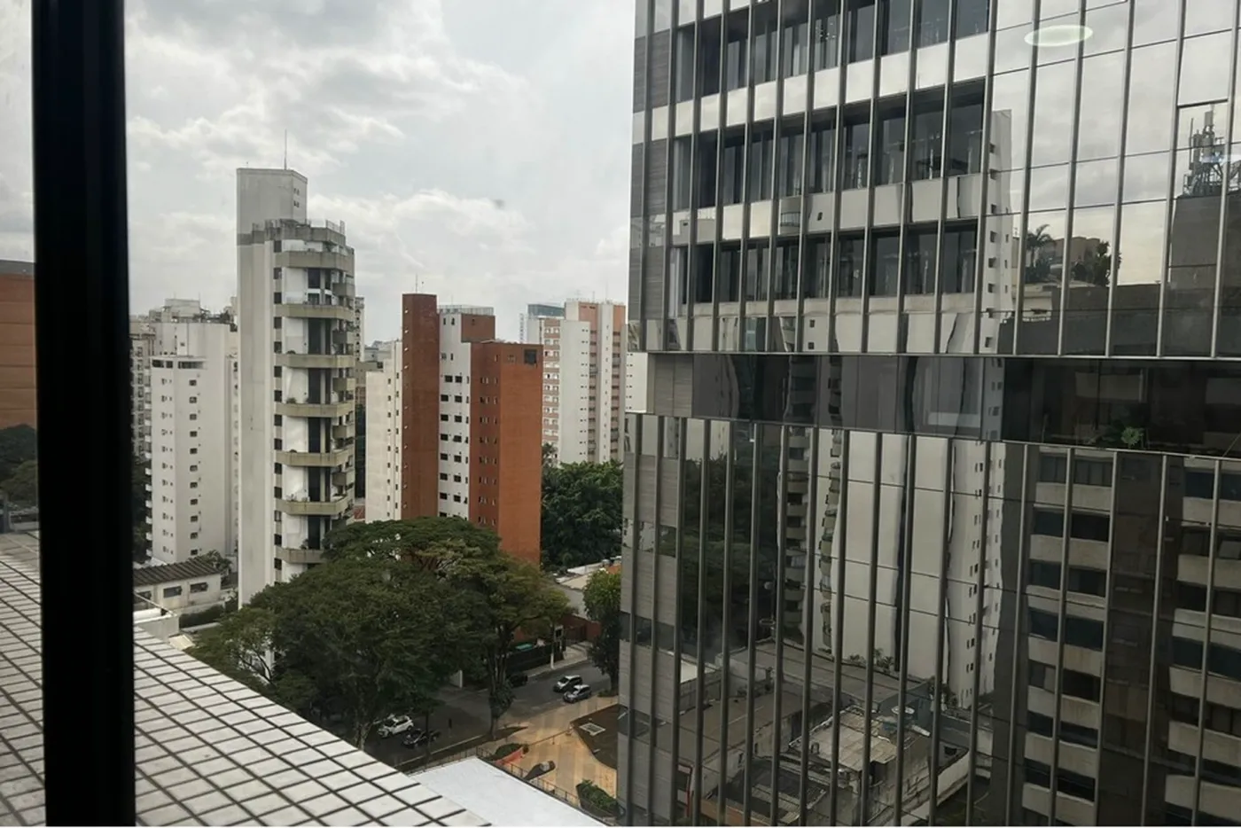 CBVDM 420 Sala 601361051-42 - REMAX Trio Exclusividades