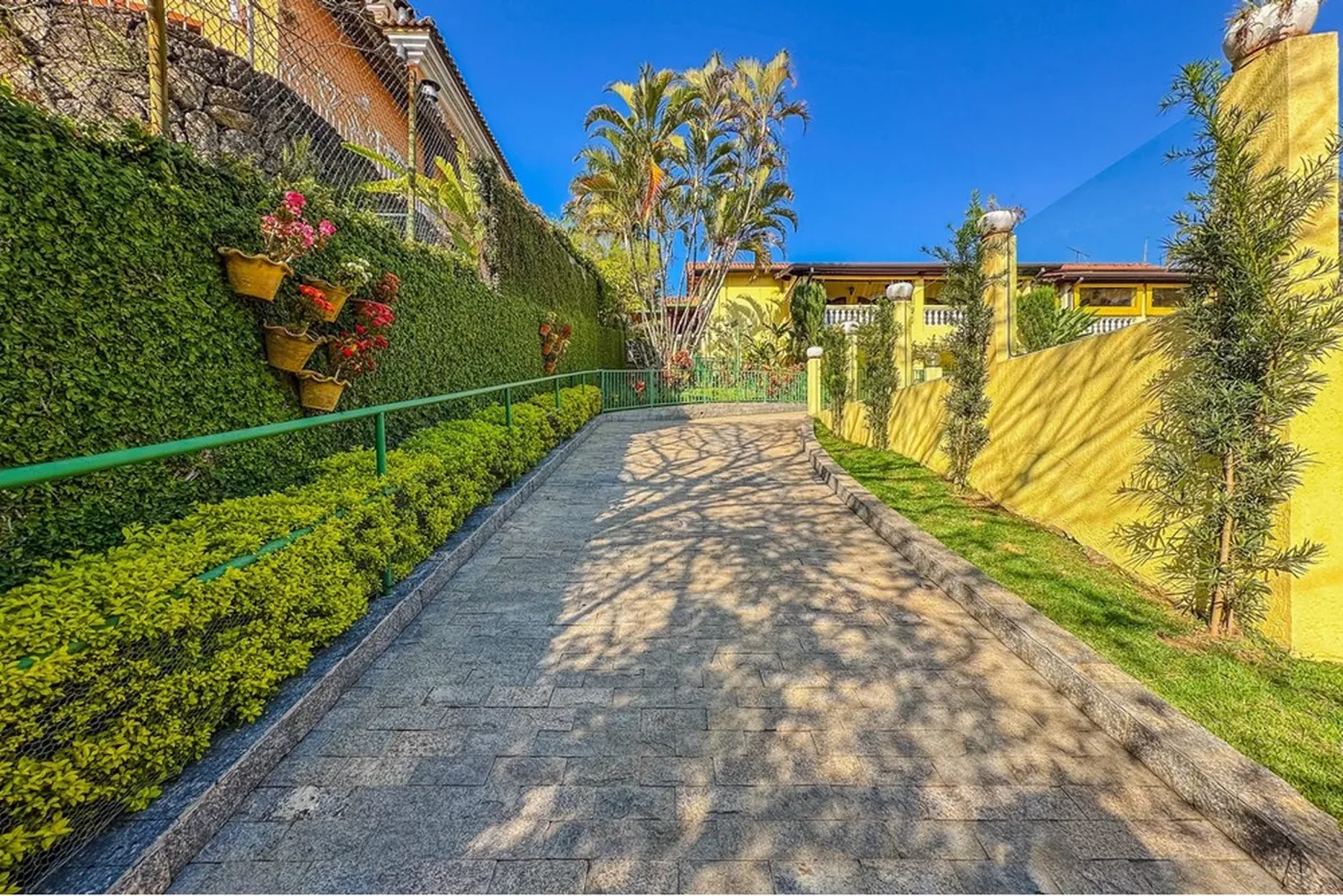 GVF 3600 601371005-24 - REMAX Boutique Exclusividades