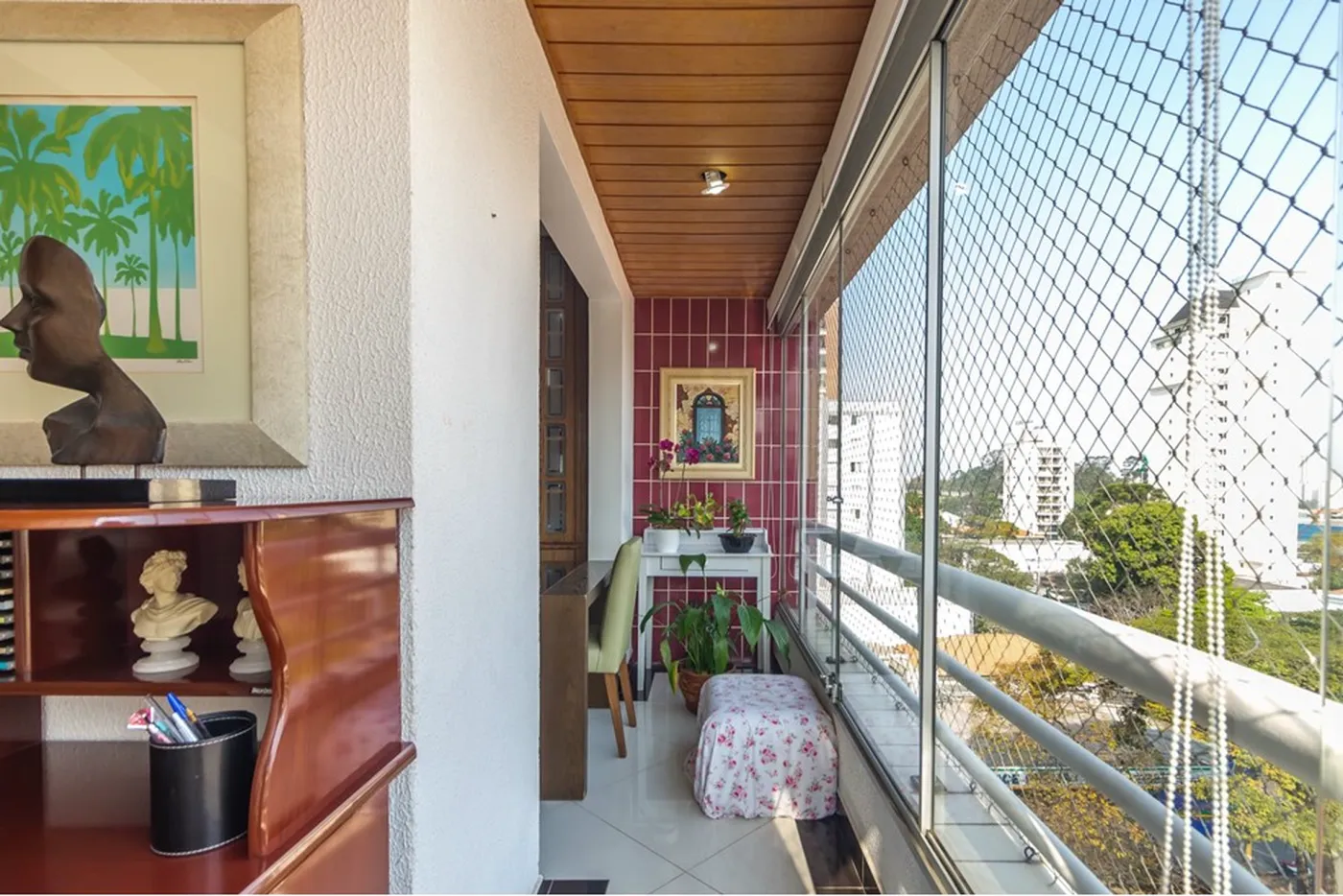 CBEB 755 Apto 601371096-8 - REMAX Boutique Exclusividades