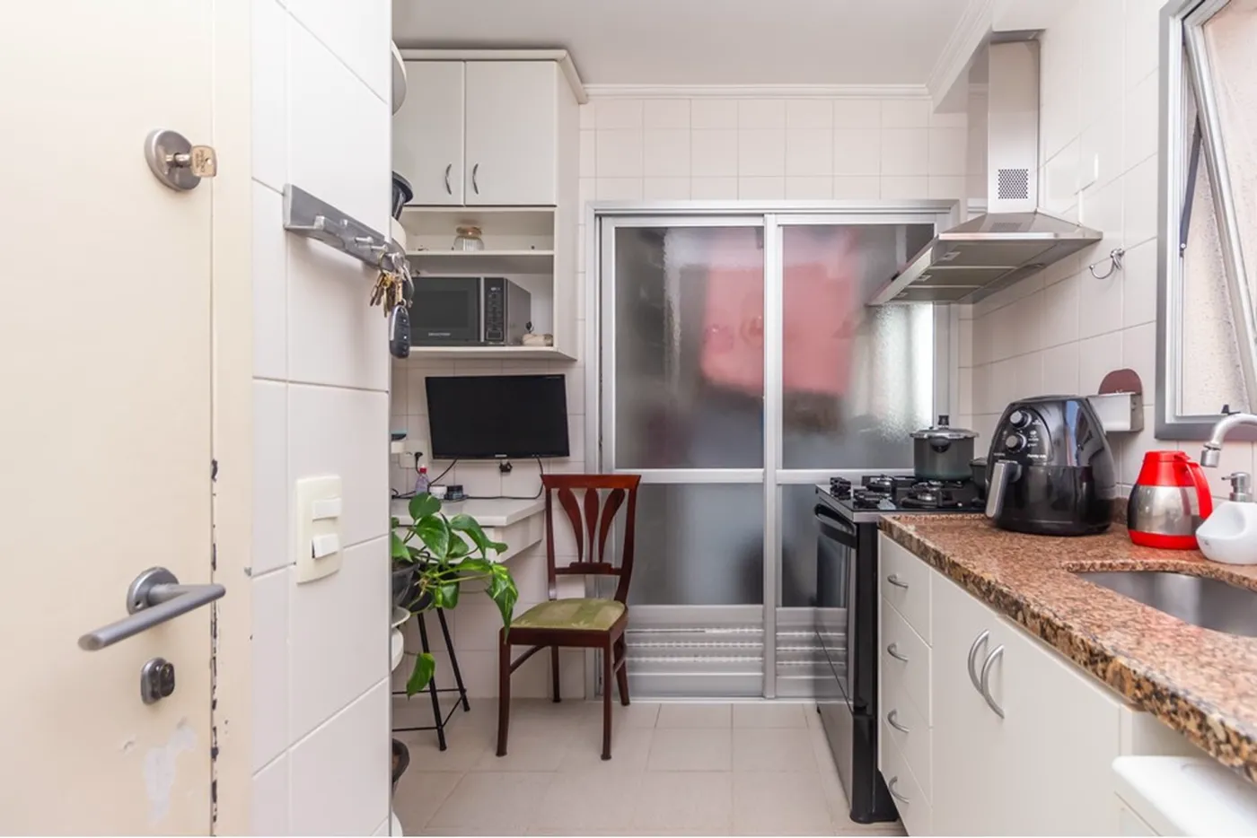 CBEB 755 Apto 601371096-8 - REMAX Boutique Exclusividades