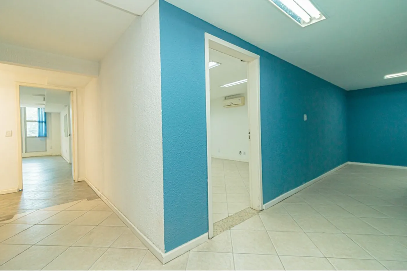 SDODO 60 Sala 610221045-32 - REMAX Donno Exclusividades