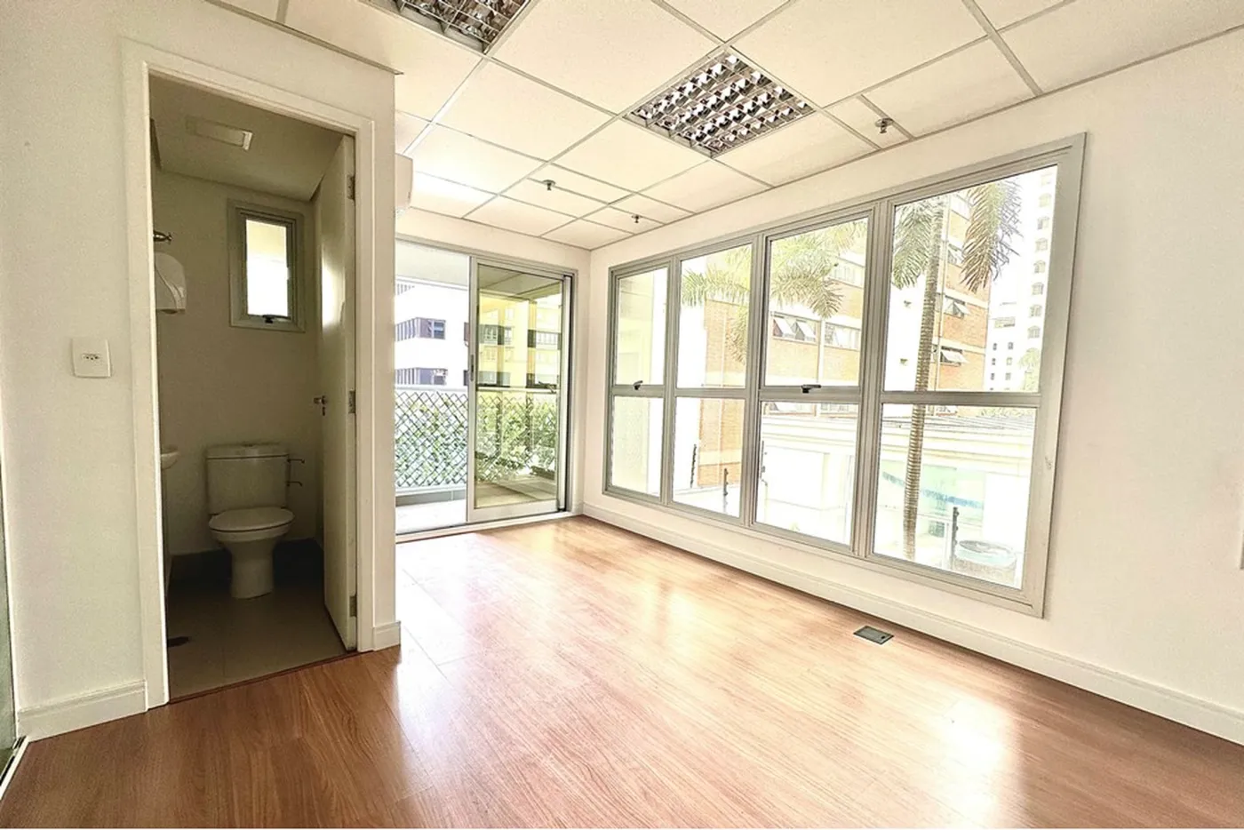 PLA 259 Sala 601081056-45 - REMAX Lepex Exclusividades