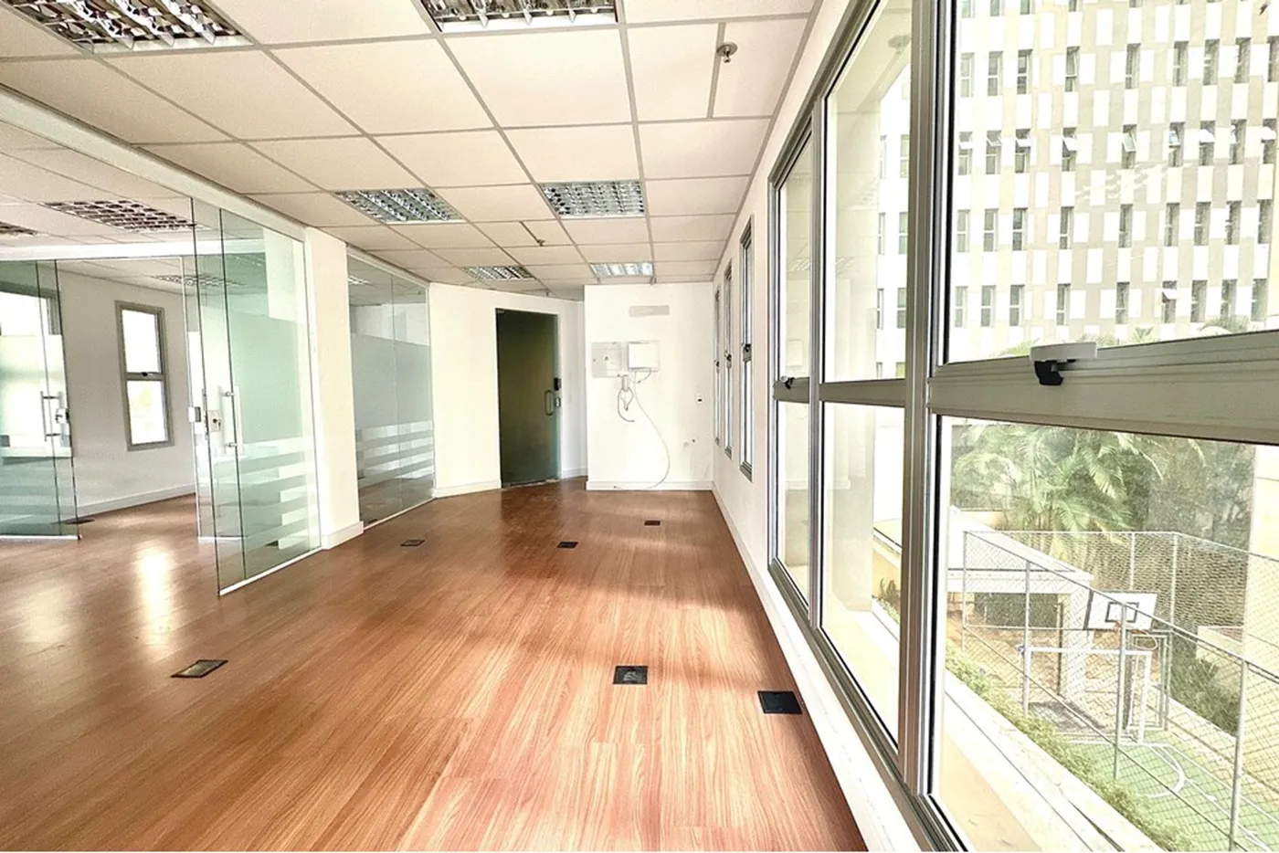 PLA 259 Sala 601081056-45 - REMAX Lepex Exclusividades