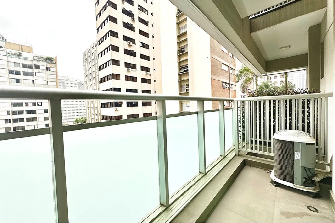 PLA 259 Sala 601081056-45 - REMAX Lepex Exclusividades