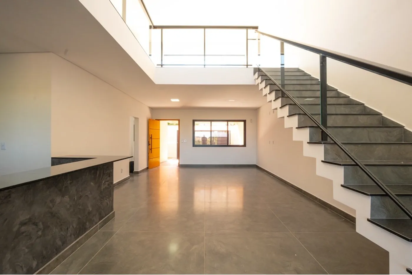 MMTFR 245 690591033-96 - REMAX Máxima Exclusividades