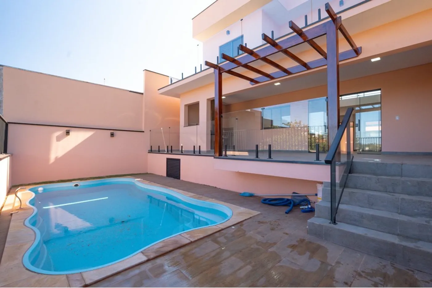 MMTFR 245 690591033-96 - REMAX Máxima Exclusividades