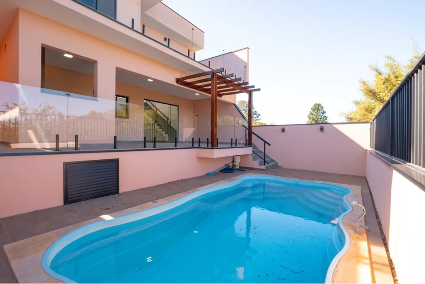 MMTFR 245 690591033-96 - REMAX Máxima Exclusividades