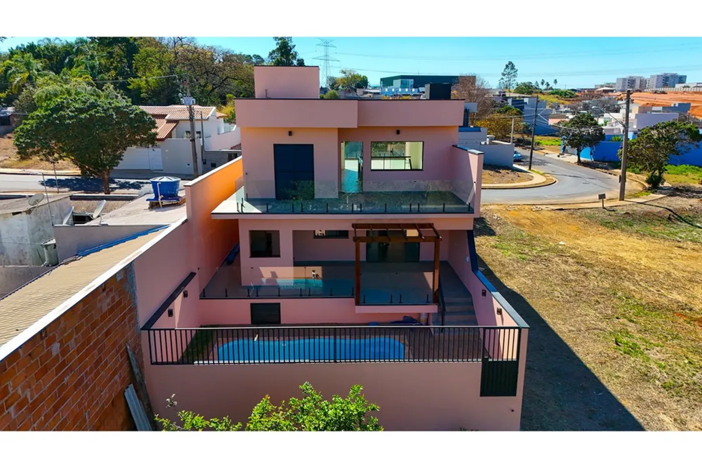 MMTFR 245 690591033-96 - REMAX Máxima Exclusividades